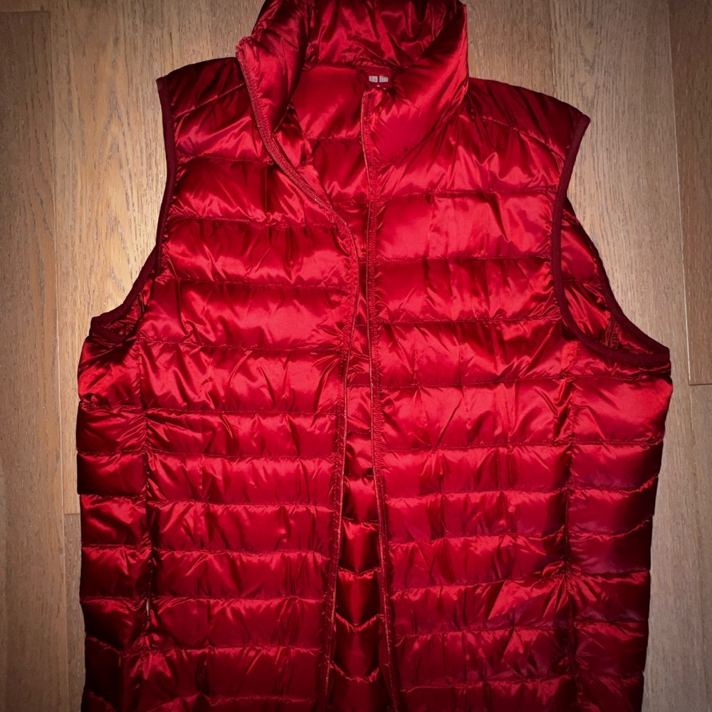 Dark red light weight puffer vest